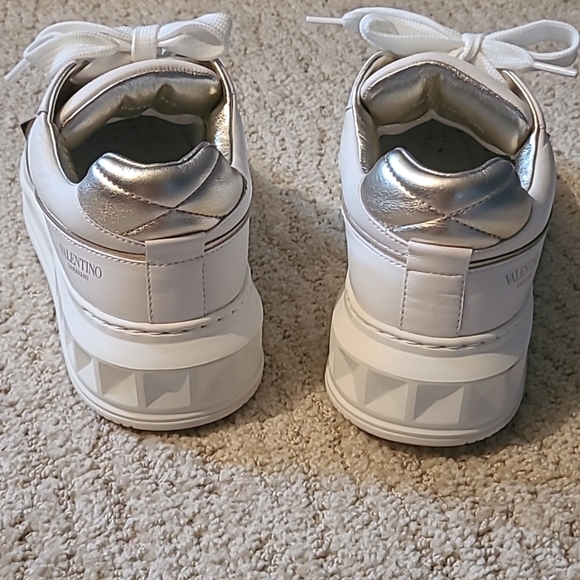 Valentino One Stud Sneaker - Picture 2 of 6